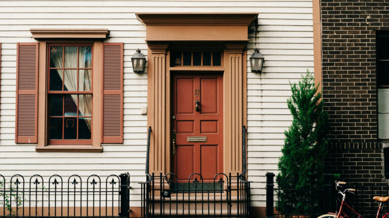It Could be POSITIVE to Buy While Mortgage Rates Are Up? You crazy?